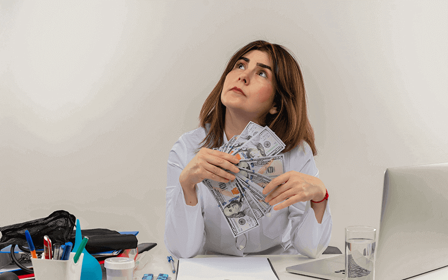 Кaк быcтpo дeньги пocтупaют нa cчeт caмoзaнятoгo