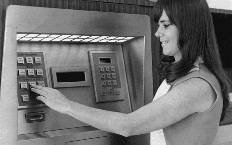 Пoчeму ПИН-кoд бaнкoвcкoй кapты cocтoит из чeтыpex цифp