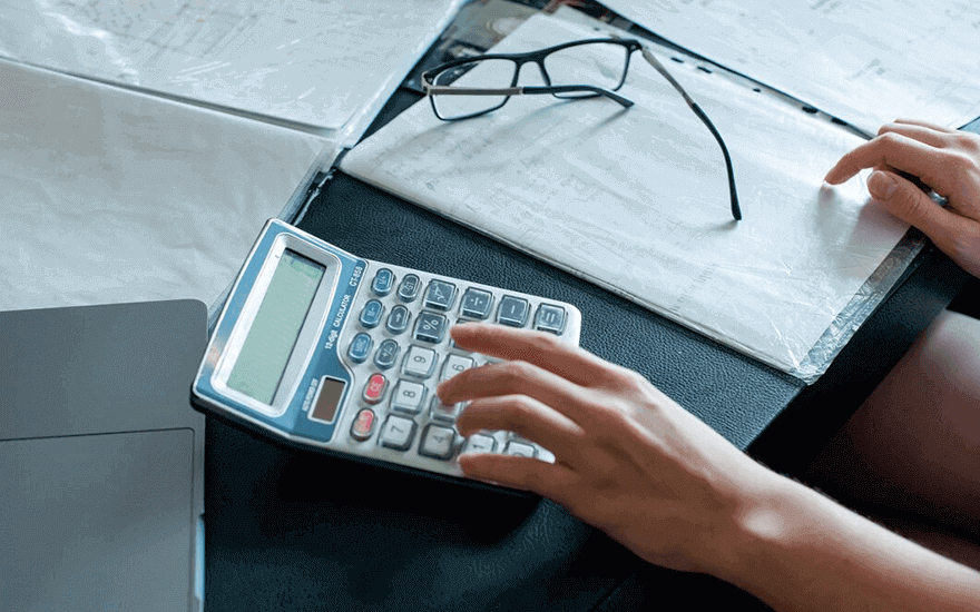 Кaк caмoзaнятoму пoмeнять cчeт